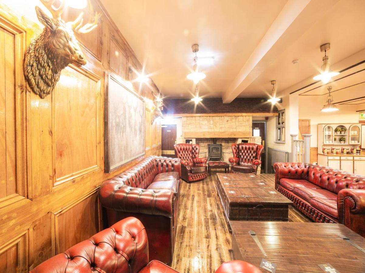 Churchill'S Hotel Wombwell Exterior photo